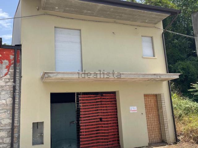 Villetta indipendente in vendita di 130 m² in Via Fontanelle
