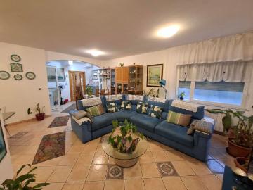 Villetta indipendente in vendita di 130 m² in Via Fabio Filzi