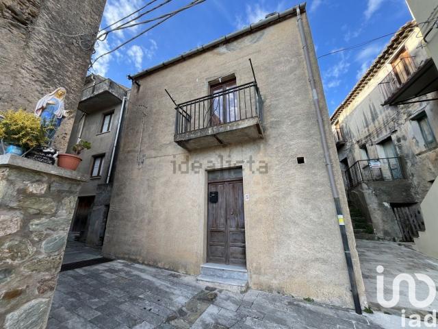 Villetta indipendente in vendita di 130 m² in Via Indipendenza
