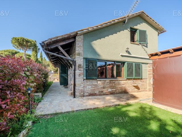 Villetta indipendente in vendita di 130 m² in Via IV Novembre