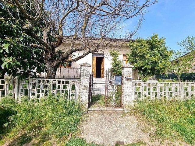 Villetta indipendente in vendita di 130 m² in Via la Frazia