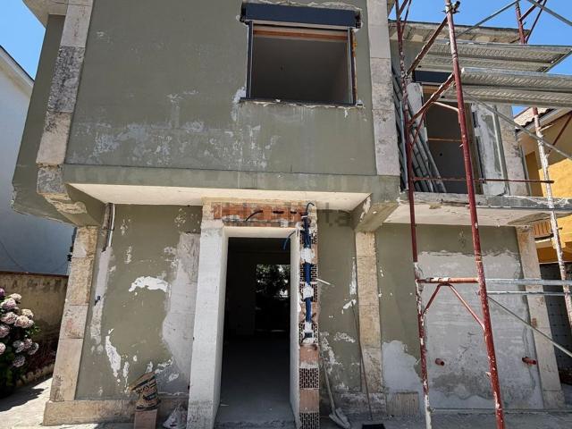 Villetta indipendente in vendita di 130 m² in Via Lago Patria