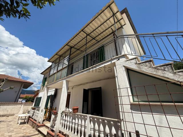 Villetta indipendente in vendita di 130 m² in Via Larghetto, 58