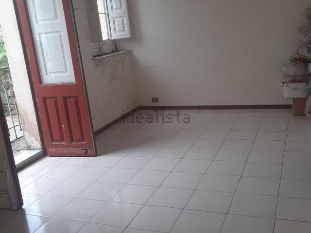 Villetta indipendente in vendita di 240 m² in Via Monsignore Nicotra
