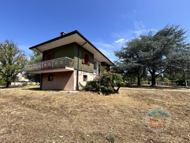 Villetta indipendente in vendita di 130 m² in Via Marziano Ciotti, 24