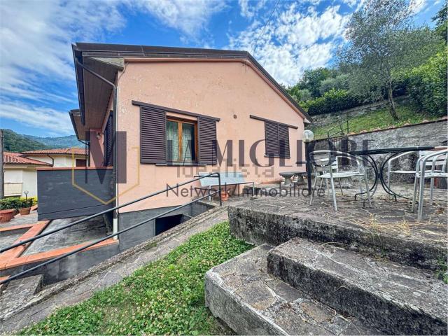 Villetta indipendente in vendita di 130 m² in Via San Felice e Piteccio, 146