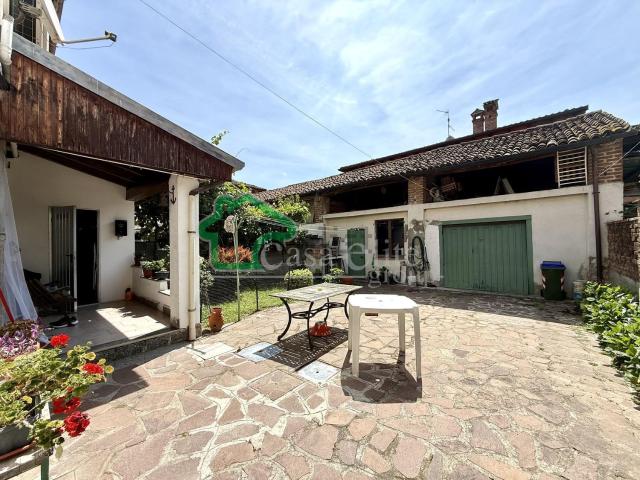 Case e ville in vendita di 130 m² in Via San Leone