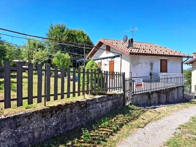 Villetta indipendente in vendita di 130 m² in Via Pratolungo