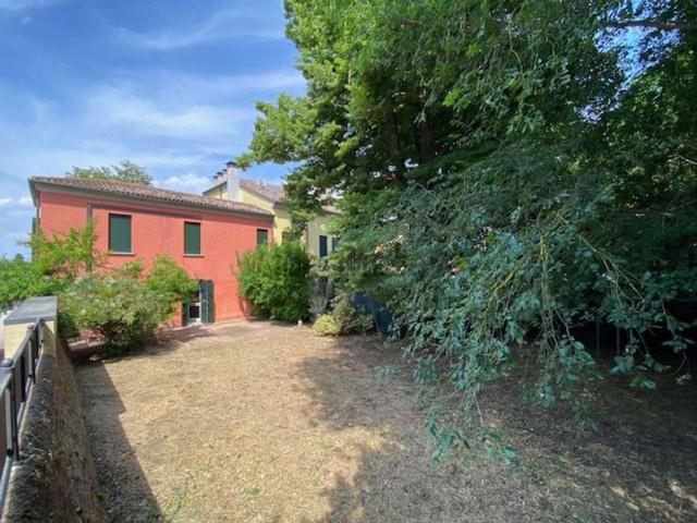 Villetta indipendente in vendita di 130 m² in Via R. Guariento, 2
