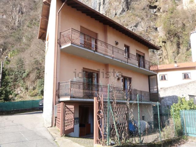 Villetta indipendente in vendita di 130 m² in Via Roano, 2