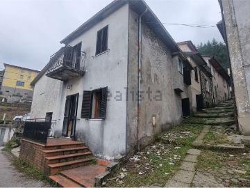 Villetta indipendente in vendita di 130 m² in Via Vandelli