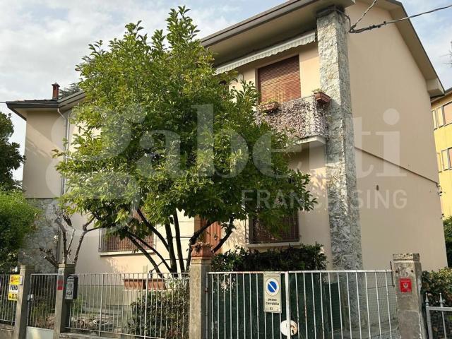 Villetta indipendente in vendita di 130 m² in Via XXV Aprile, 11