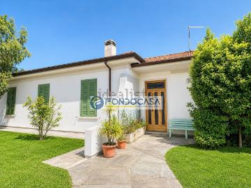 Villetta indipendente in vendita di 130 m² in Via Zeri