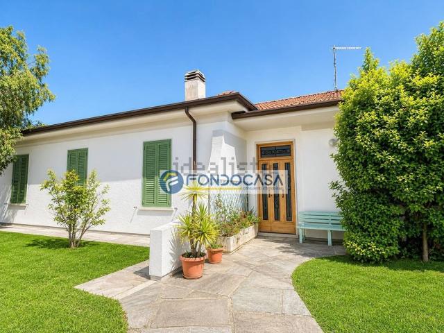 Villetta indipendente in vendita di 130 m² in Via Zeri