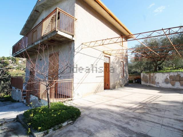 Villetta indipendente in vendita di 130 m² in Contrada Scozzari, 1