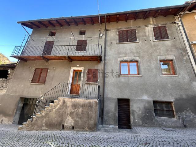 Villetta indipendente in vendita di 130 m² in Frazione borgo, 20
