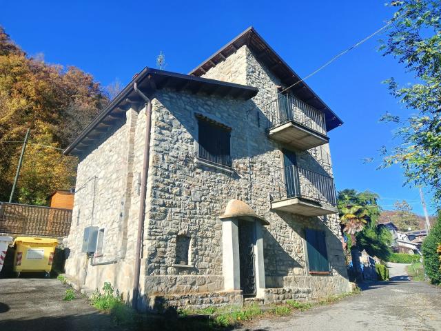 Villetta indipendente in vendita di 130 m² in Frazione Castignoli, 3