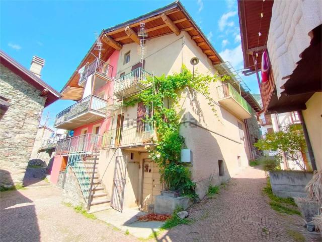Villetta indipendente in vendita di 130 m² in Frazione Ecrivin, 8