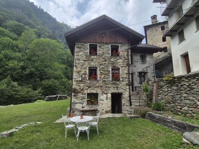 Villetta indipendente in vendita di 130 m² in Frazione Grondo