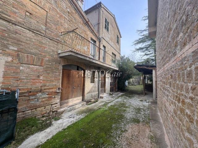 Villetta indipendente in vendita di 130 m² in Frazione Nidastore