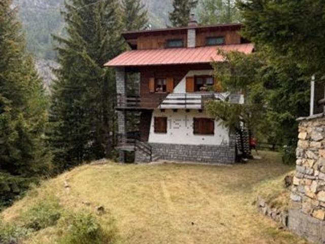 Villetta indipendente in vendita di 130 m² in Frazione San Domenico, 126