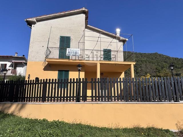 Villetta indipendente in vendita di 130 m² in Località Loreto Basso, 1