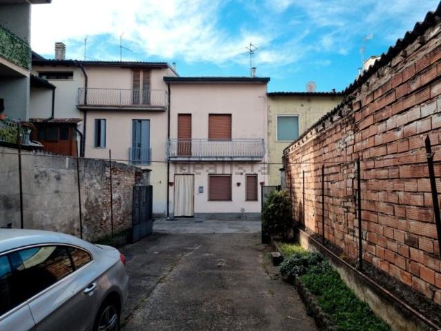 Villetta indipendente in vendita di 130 m² in Piazza IV Novembre
