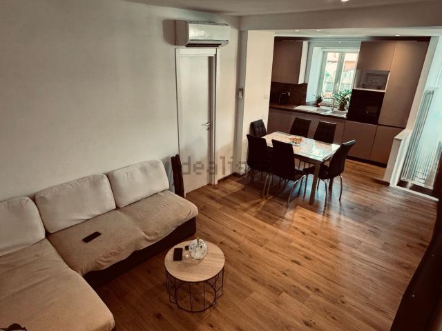 Villetta indipendente in vendita di 117 m² in Piazza Merlini