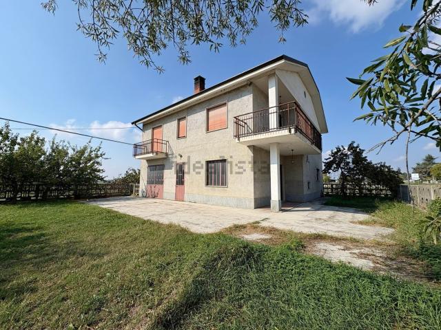 Villetta indipendente in vendita di 130 m² in Strada Garombi