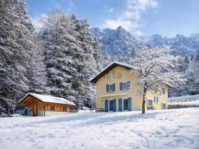 Villetta indipendente in vendita di 130 m² in Strada del Dosso