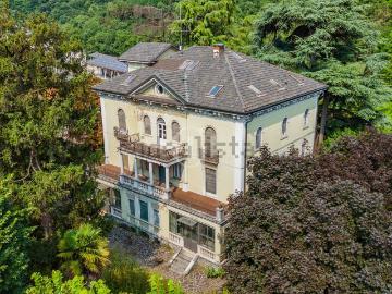 Villetta indipendente in vendita di 1311 m² in Via Arnoldo Bellini, 15