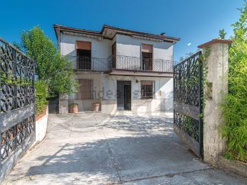 Villetta indipendente in vendita di 131 m² in Via Colle Mazzapiede, 12