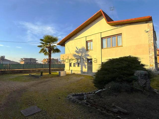 Villetta indipendente in vendita di 131 m² in Via Giaveno