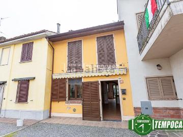 Villetta indipendente in vendita di 131 m² in Via Dante Alighieri