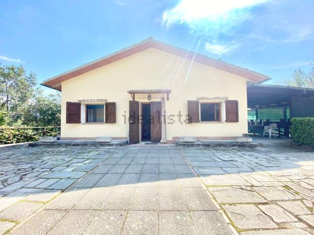 Villetta indipendente in vendita di 131 m² in Via Montecarlo