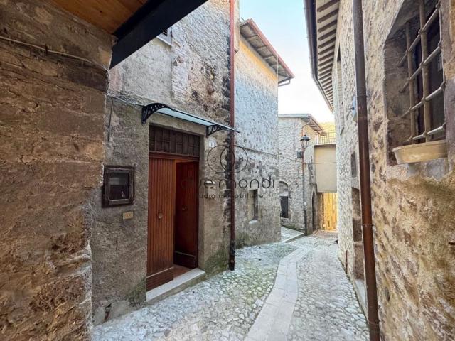 Villetta indipendente in vendita di 131 m² in Via Scoscesa