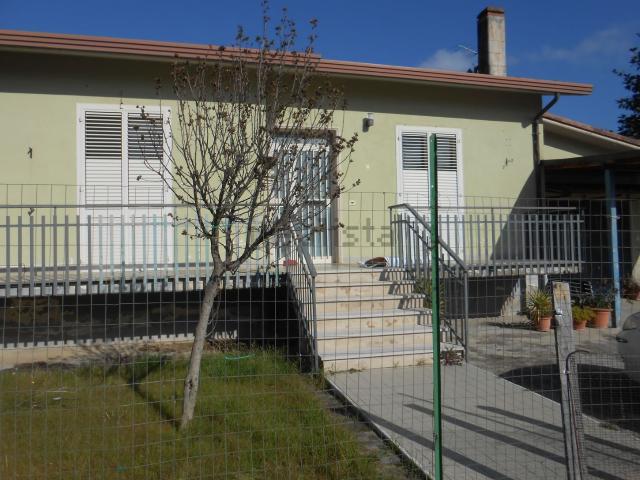 Villetta indipendente in vendita di 131 m² in Corso Luigi Cadorna
