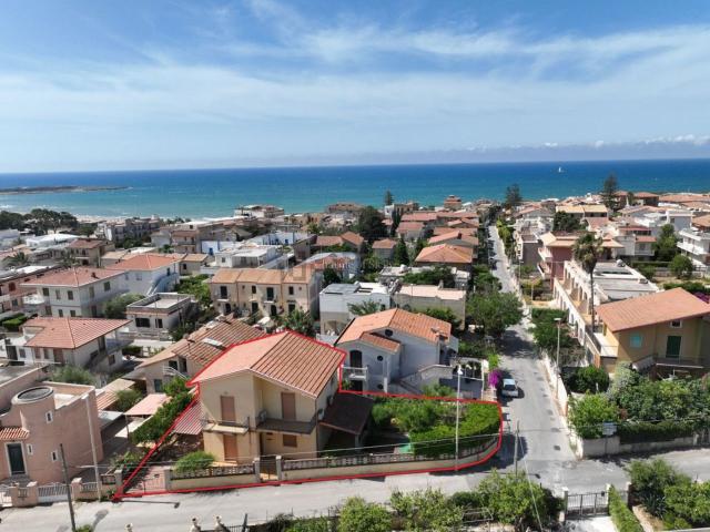 Villetta indipendente in vendita di 132 m² in Via dei Navigatori