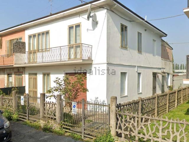 Villetta indipendente in vendita di 132 m² in Via Domenico Rambaldi, 48