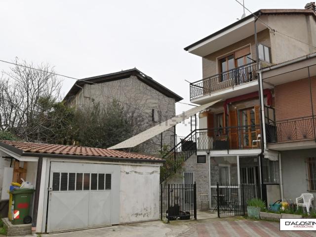 Villetta indipendente in vendita di 132 m² in Via Dell&apos Orco, 21
