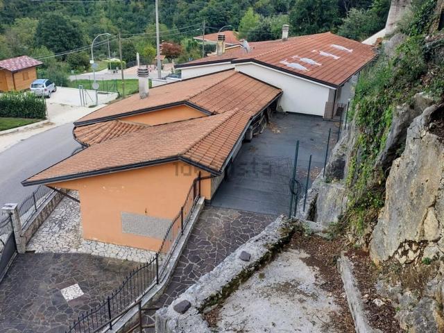 Villetta indipendente in vendita di 132 m² in Via Sant&apos Elia