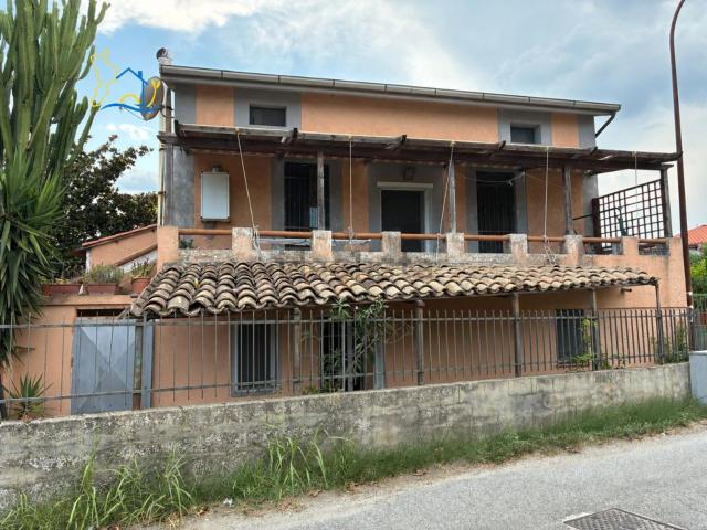 Villetta indipendente in vendita di 132 m² in Viale della Repubblica, 44