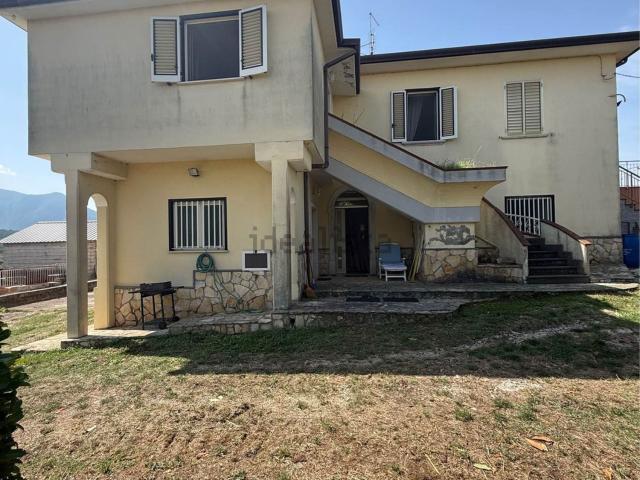 Villetta indipendente in vendita di 132 m² in Contrada bosco