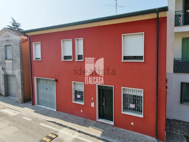Villetta indipendente in vendita di 133 m² in Via Giuseppe Boselli