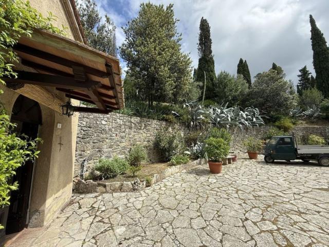 Villetta indipendente in vendita di 133 m² in Via II Giugno