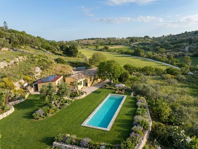 Villetta indipendente in vendita di 134 m² in Contrada San Silvestro Rassabbia SNC