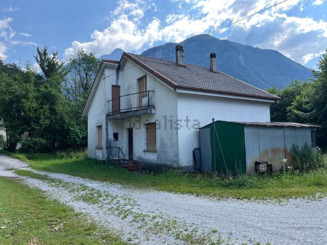 Villetta indipendente in vendita di 134 m² in Via Ceclis, 3