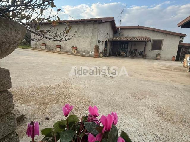 Villetta indipendente in vendita di 134 m² in Via Grotte dell&apos Oro
