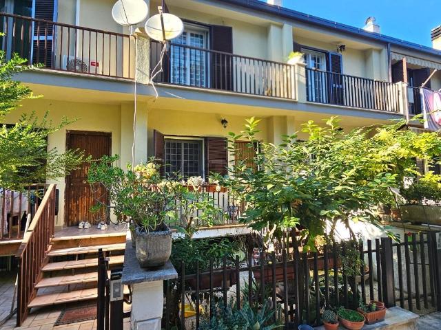 Villetta a schiera in vendita di 134 m² in Via delle Mimose