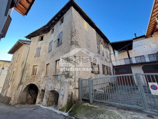 Villetta indipendente in vendita di 134 m² in Via Miserere
